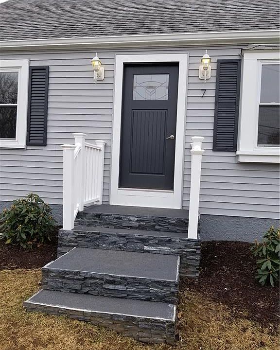 1st image of 7 Ledgewood Dr
