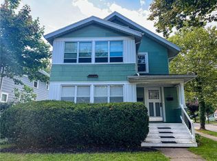 215 Woodstock Rd, Rochester, NY 14609