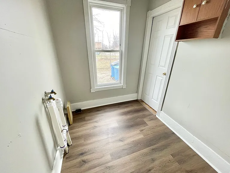 410 W 14th St — Photo 2
