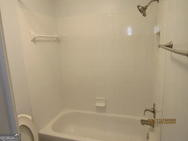 115 Sutton Ct — Photo 26