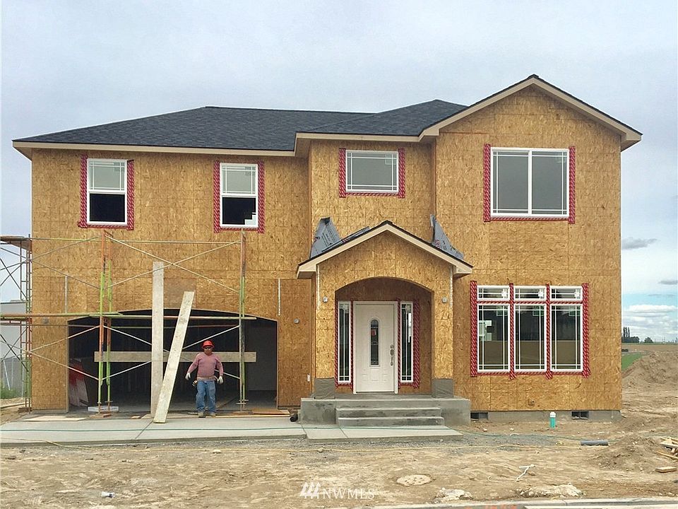1st image of 1745 E E Madera Street