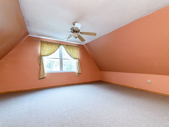 2nd image of 212 31st St E