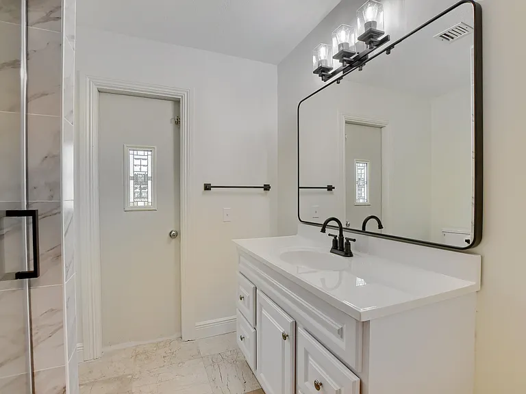 2334 NW Timbercreek Cir — Photo 31