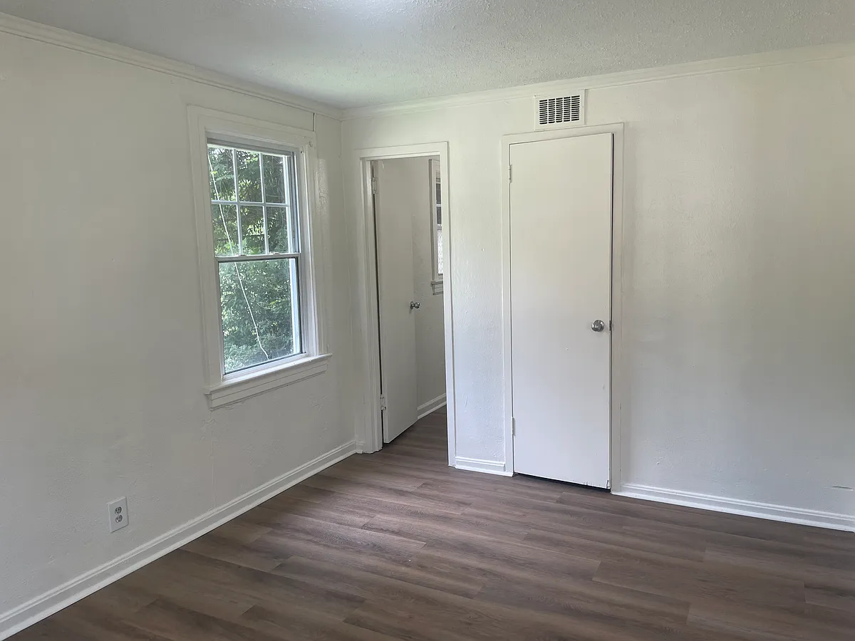 Building Photo - 209 N Dawson St #1