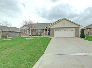 2193 Mary Ln, Neenah, WI 54956