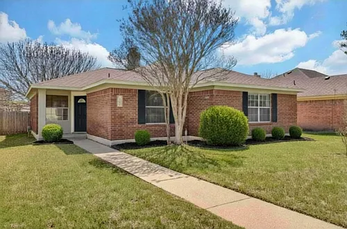 1101 Disraeli Cir Photo 1