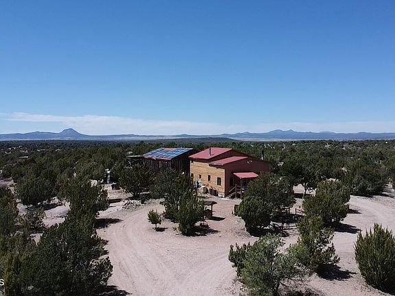 3rd image of 2795 W Poppy Rd