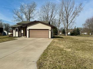 6933 Sumac Ct, Centerville, MN 55038