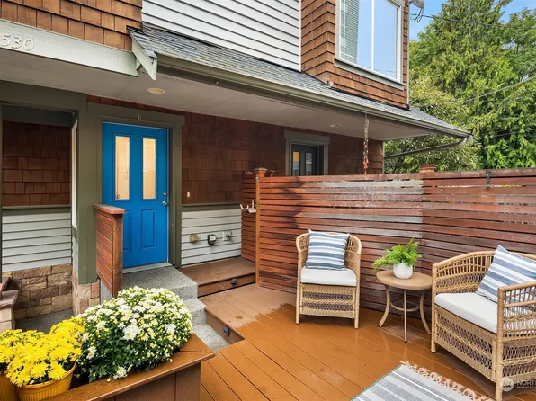 4530 40th Avenue SW #B, Seattle, WA 98116