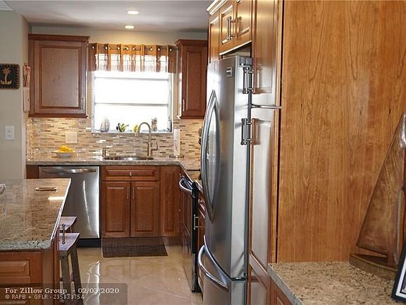 2nd image of 2731 NE 14th St #538
