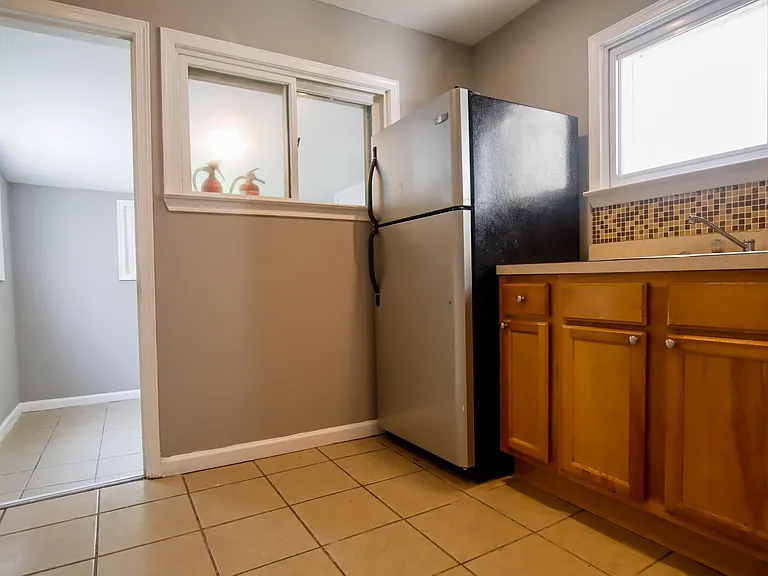 475 Krams Ave — Photo 7