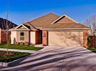 288 Granada St, Fayetteville, AR 72703