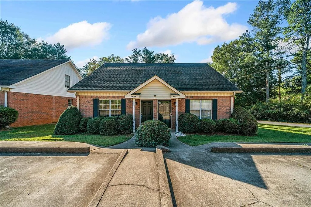 2 bed, 1.5 bath, 1000 sqft, $1,595 — Photo 1