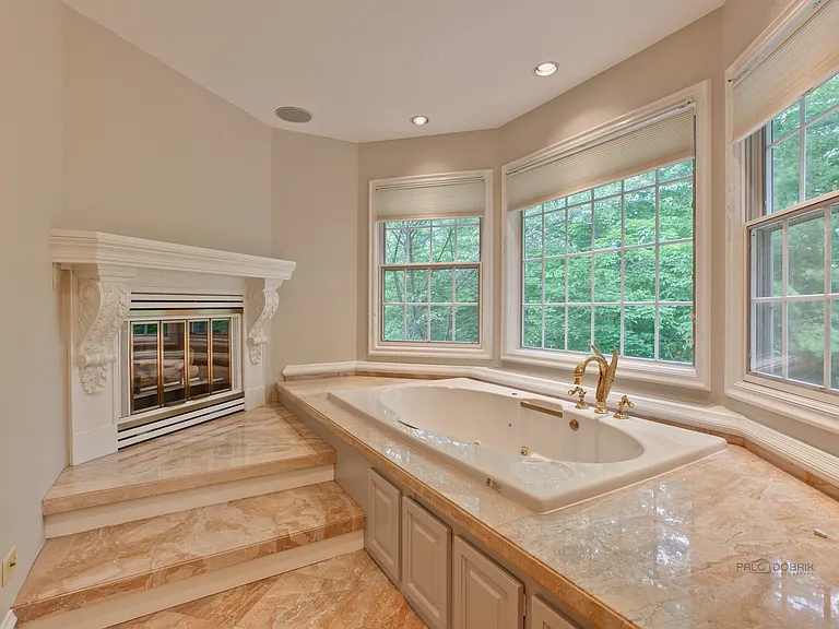 427 N Sheridan Rd — Photo 27