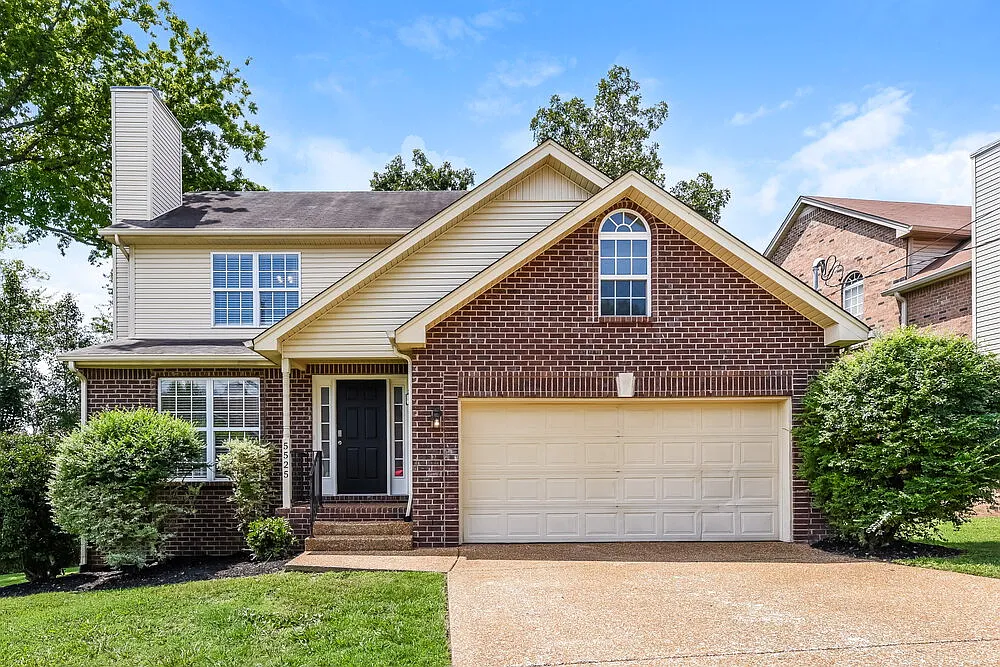 3 bed, 2.5 bath, 1655 sqft, $2,155 — Photo 1