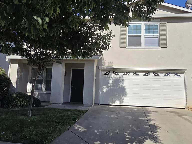 3880 Solstice Ave — Photo 2