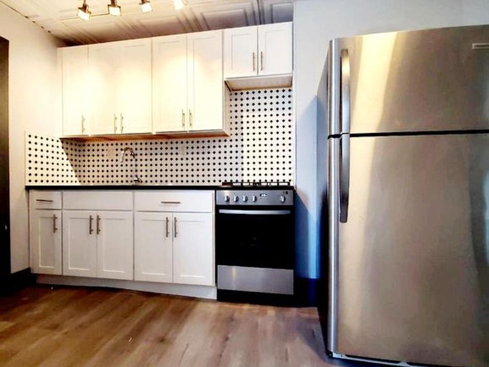 2nd image of 708 Broadway #L2