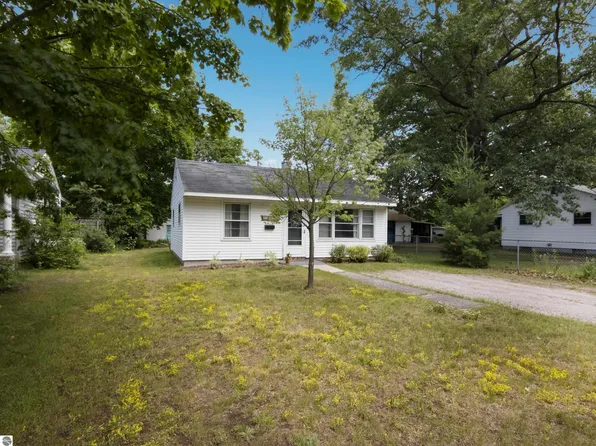 419 Davis St, Traverse City, MI 49686