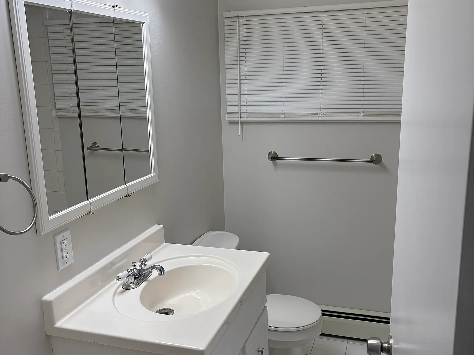 3 bed, 1092 sqft, $1,700 — Photo 4