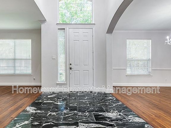 3rd image of 7526 Greenvalley Ln