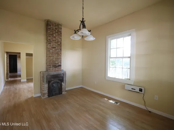 207 Saint Mary St, Natchez, MS 39120