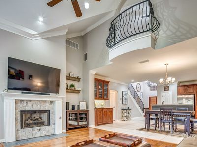 715 N Avalon Ct, Granbury, TX, 76048