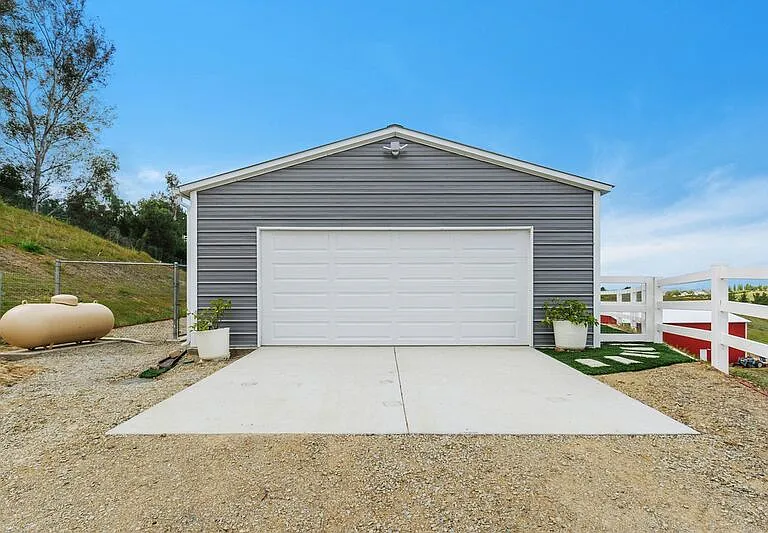 40589 Los Amantes Rd — Photo 26