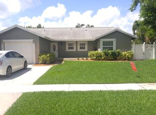 9235 Edgemont Ln, Boca Raton, FL 33434