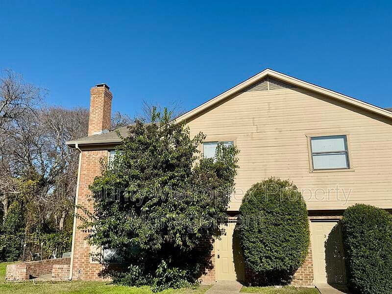 1st image of 4001 N Garland Ave APT 4