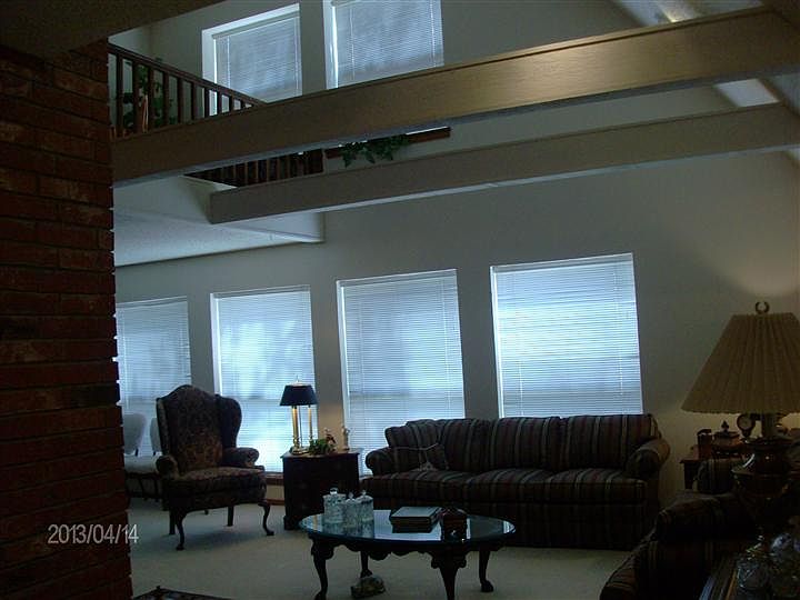 1st image of 219 W Hillcrest Ln