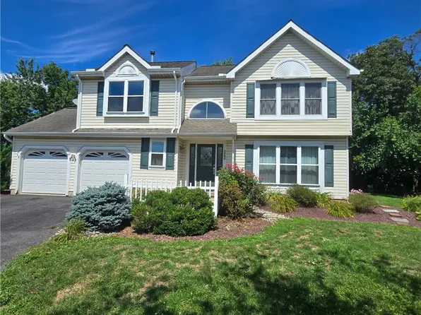 5280 Vermont Dr, Easton, PA 18045