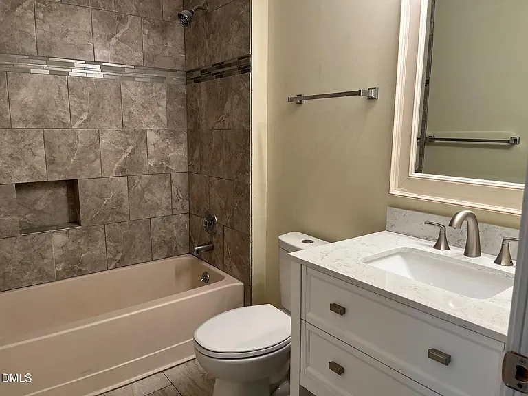 1829 Fox Sterling Dr — Photo 12