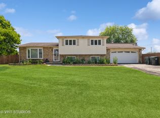 8300 S 79th Ct, Justice, IL 60458