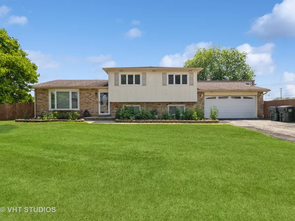 8300 S 79th Ct, Justice, IL 60458