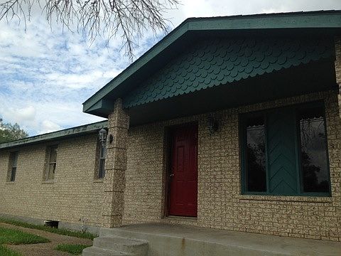 1st image of 830 E Ella Ave