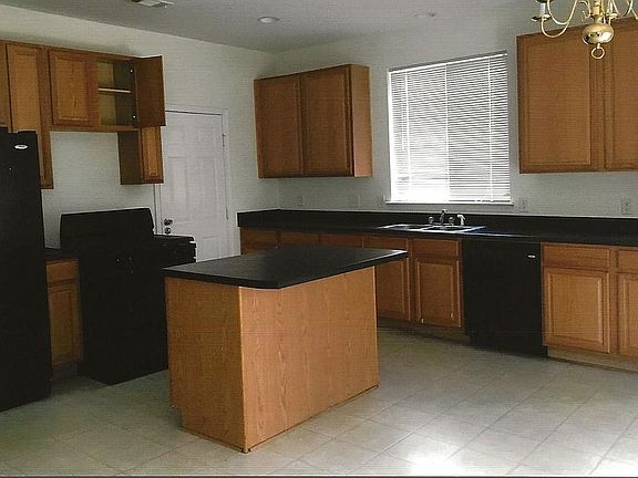4th image of 2911 Farmstead Ct