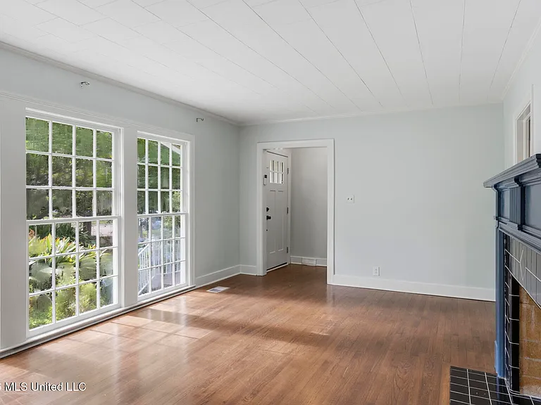 4047 Robin Dr — Photo 10