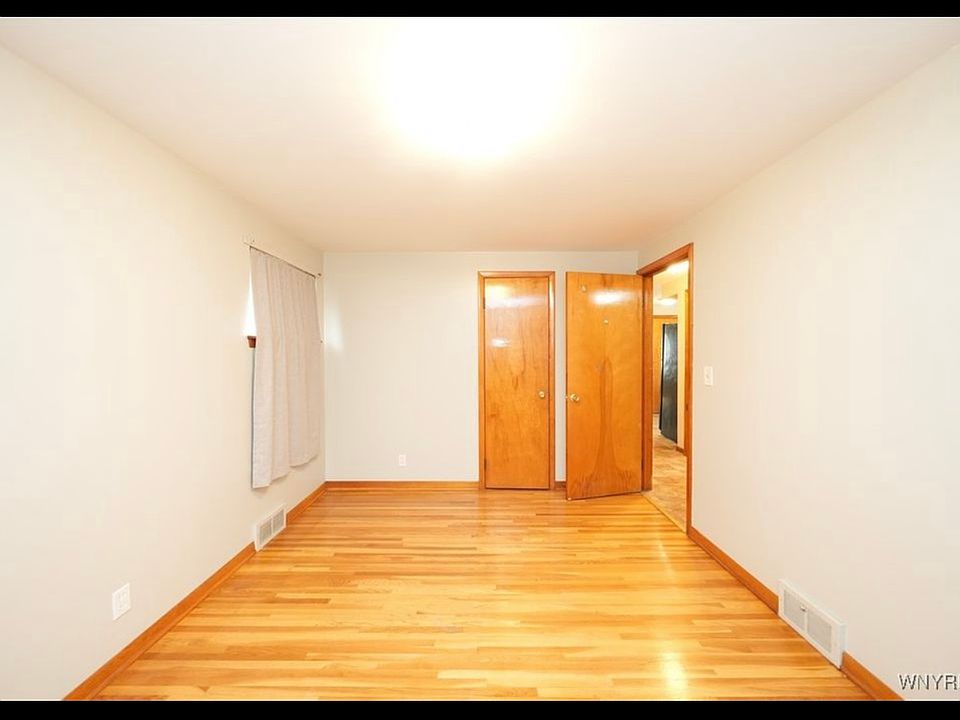 1st image of 48 Beechwood Pl #2