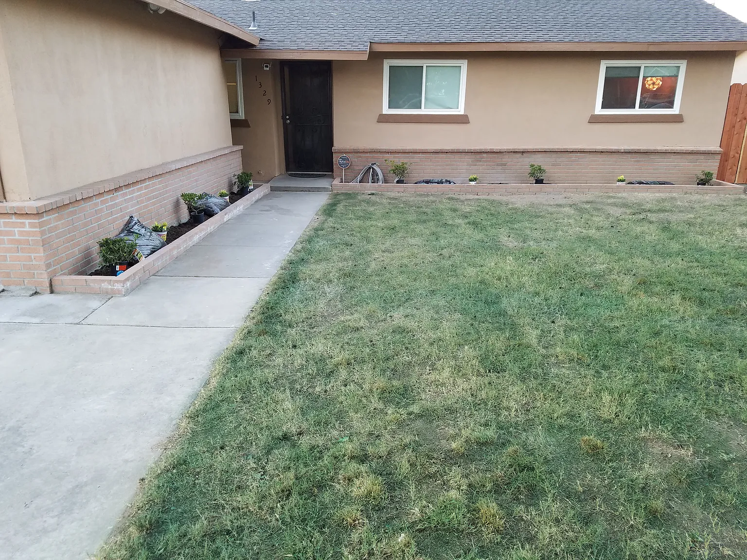 1329 Woodside Dr photo 1