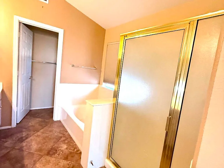 5200 W Shannon St — Photo 11