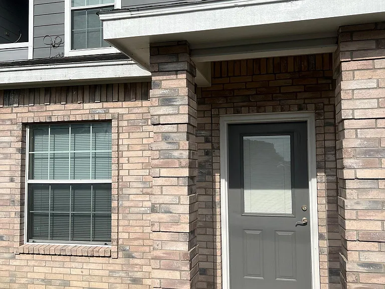 1701 Phoenix St — Photo 15