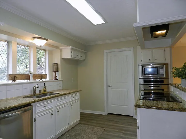 9403 Oxted Ln — Photo 7