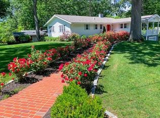 6 Kent Rd, Norwood, MA 02062