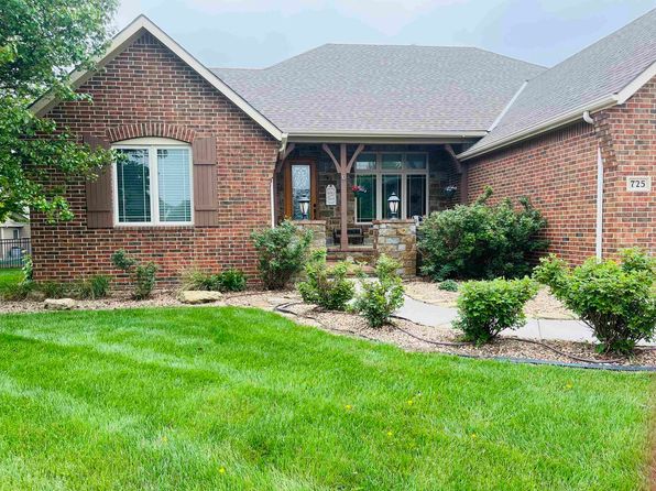 725 Bobtail Ct, Newton, KS 67114
