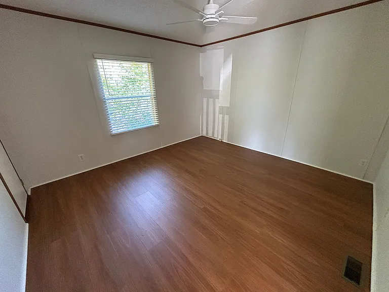 1386 Cherrytree Rd NE — Photo 17
