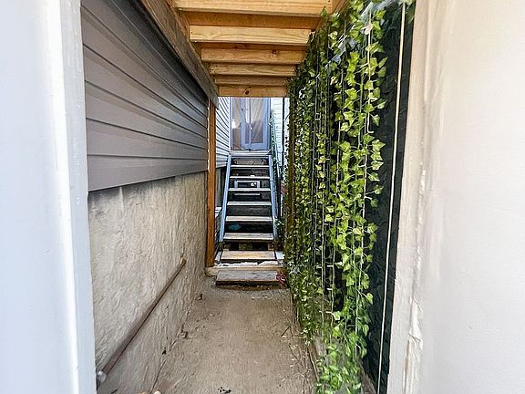 4th image of 23-52 37th St #1L