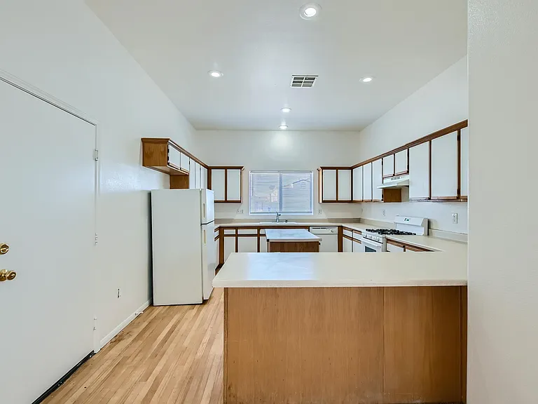 1720 Dwayne Stedman Ave — Photo 8