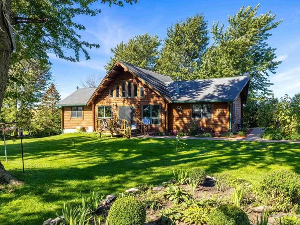 23320 60th Ave, Walcott, IA 52773