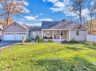 68 E Main St, Hopkinton, MA 01748