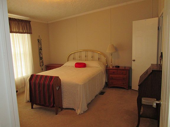 5th image of 2642 Rebecca Ln